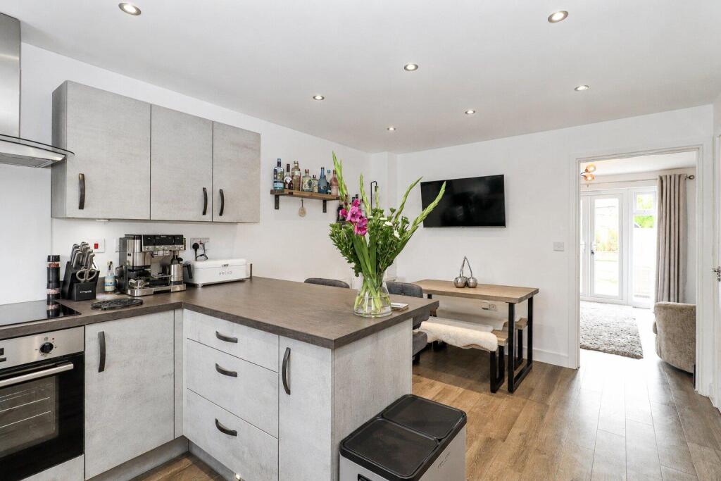 House in Wakefield - View 4
