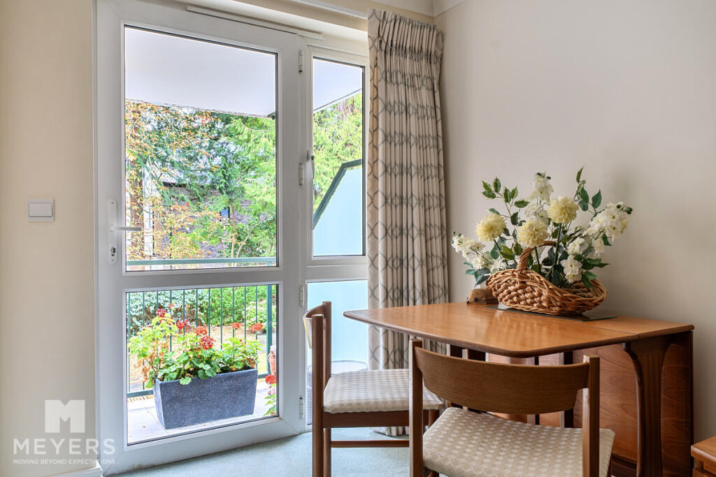Apartment in Ferndown - View 4