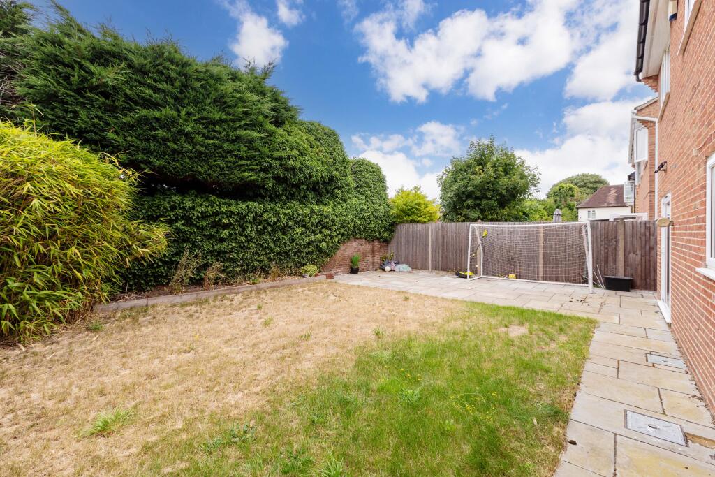 House in Slough - View 5