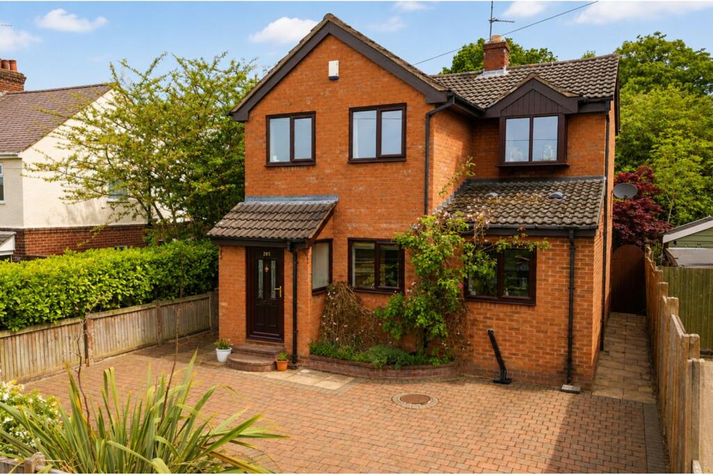 Main image of property: Hoole Lane, Chester, CH2