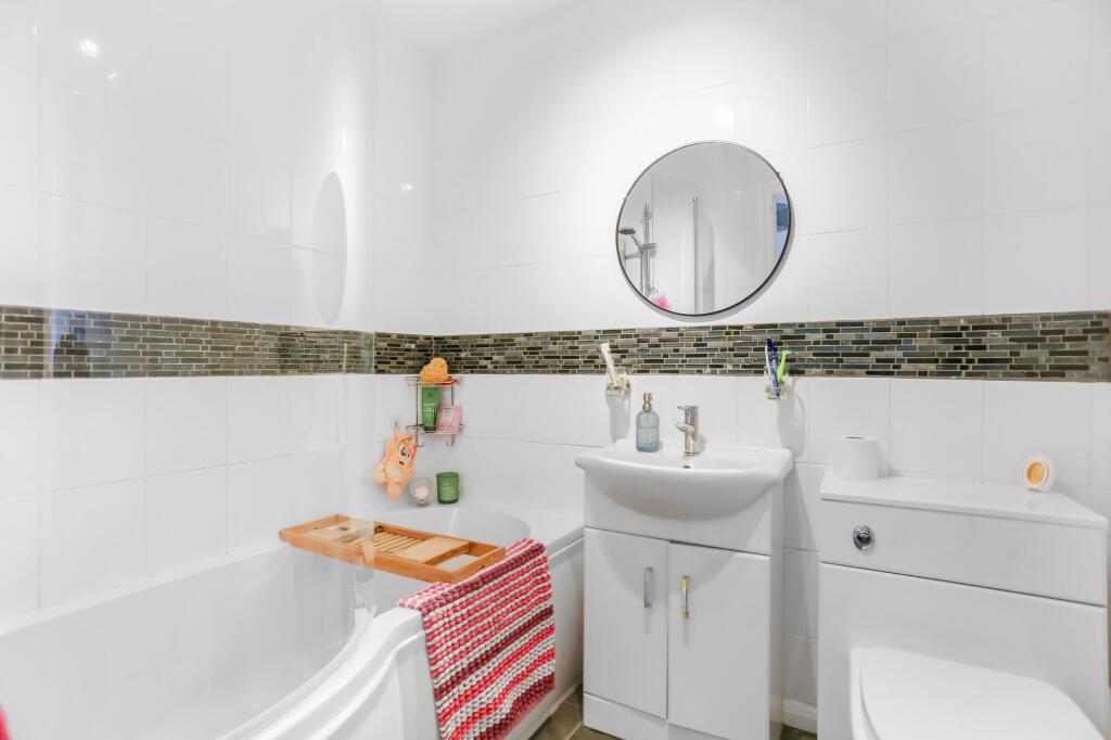 Apartment in Hove - View 2