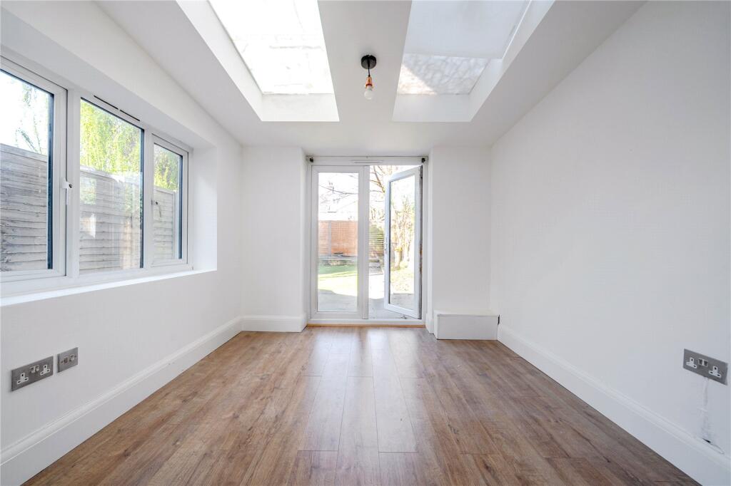 House in London - View 5