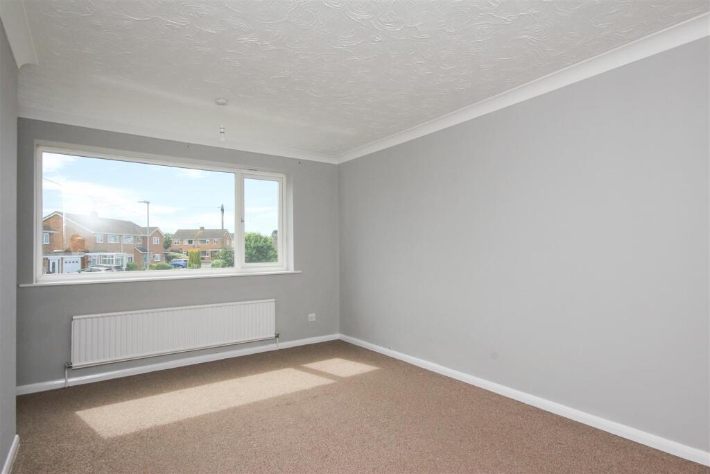 House in Northampton, Bozeat - More