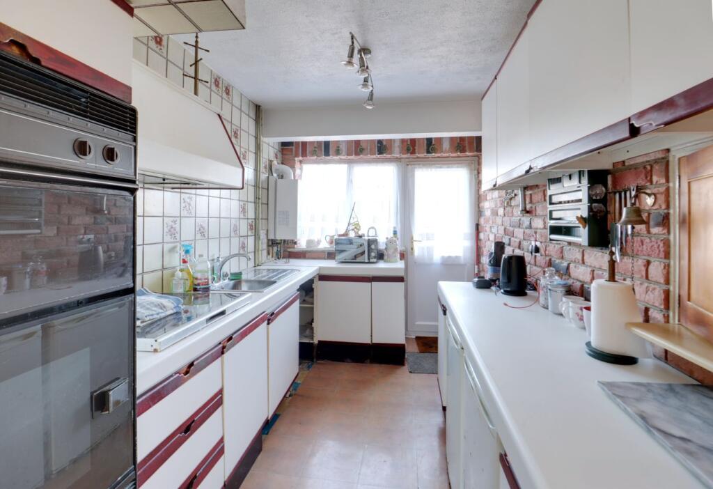 House in Rainham - More