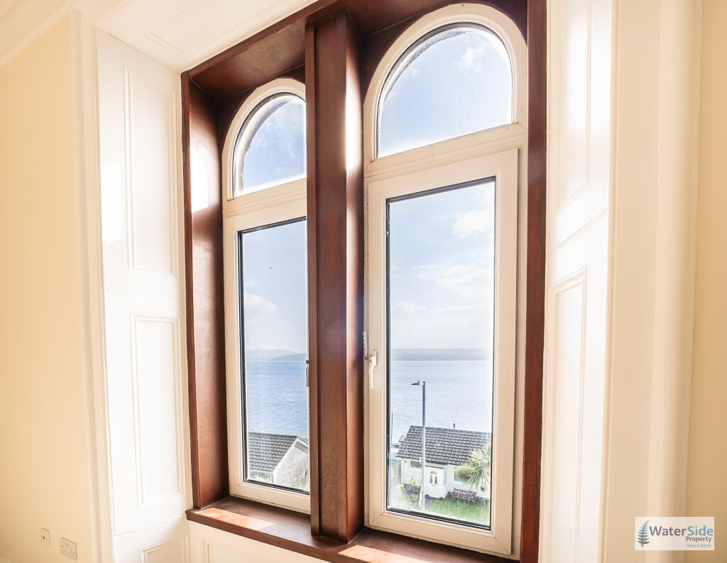 Apartment in Paisley - More