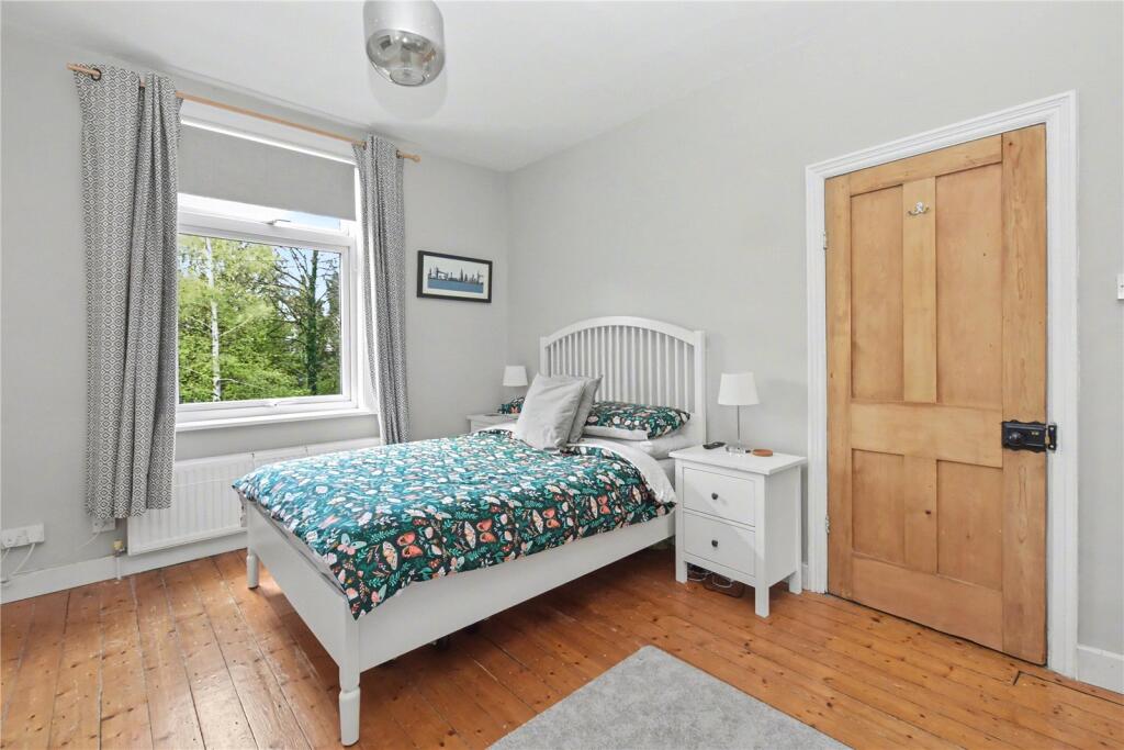 Vicarage View, Leeds - View 6