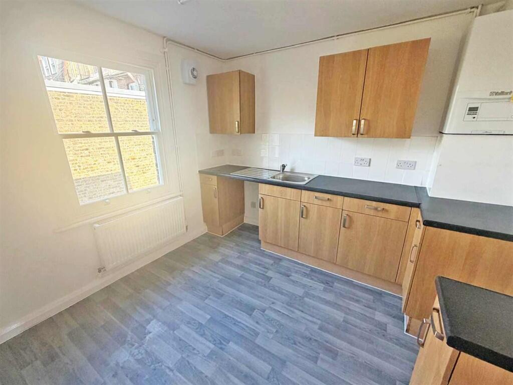 Apartment in London, Shepherd's Bush - View 3