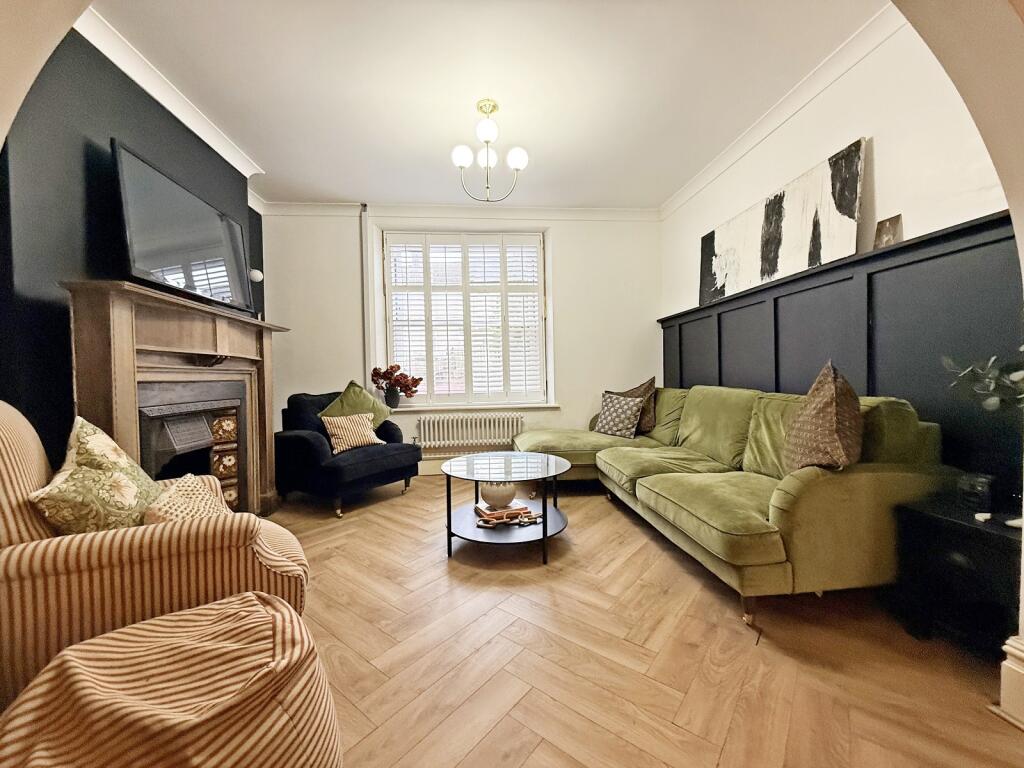 House in Rhondda Cynon Taff. CF72 9QH, Llanharan - View 4