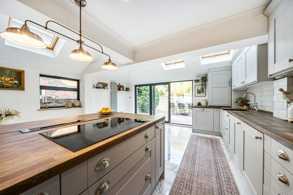 Main image of property: Swindon Road, Horsham, RH12