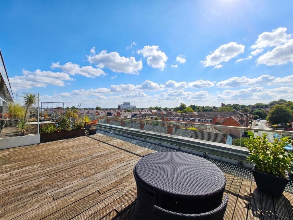Apartment in Warrington - More