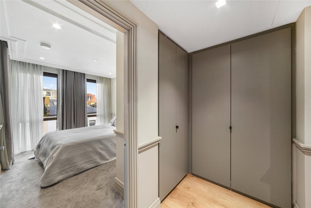 Apartment in London - More