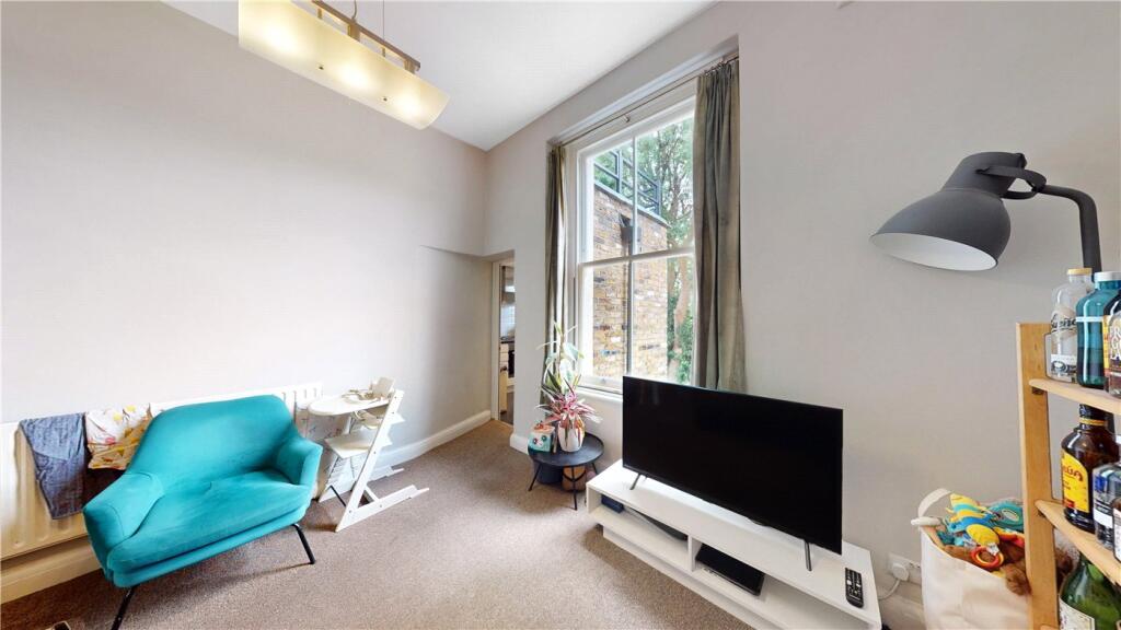 Apartment in London - More