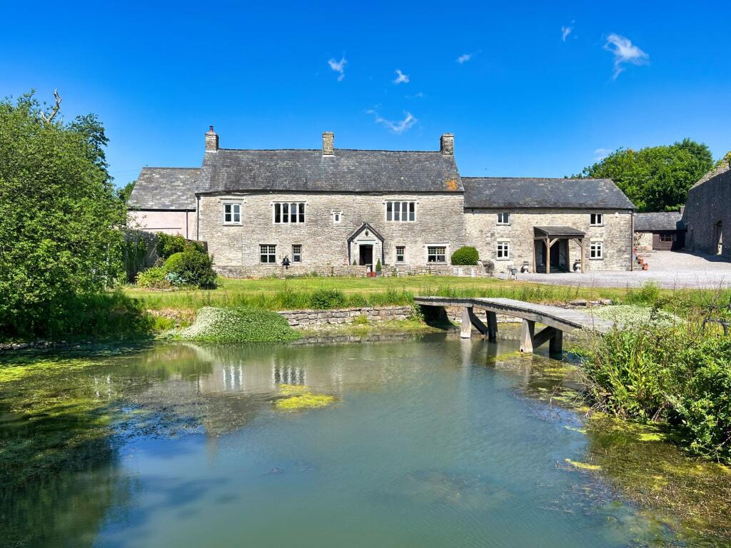 Main image of property: Fishweir Farm, St. Mary Church, The Vale of Gamorgan - CF71 7LT