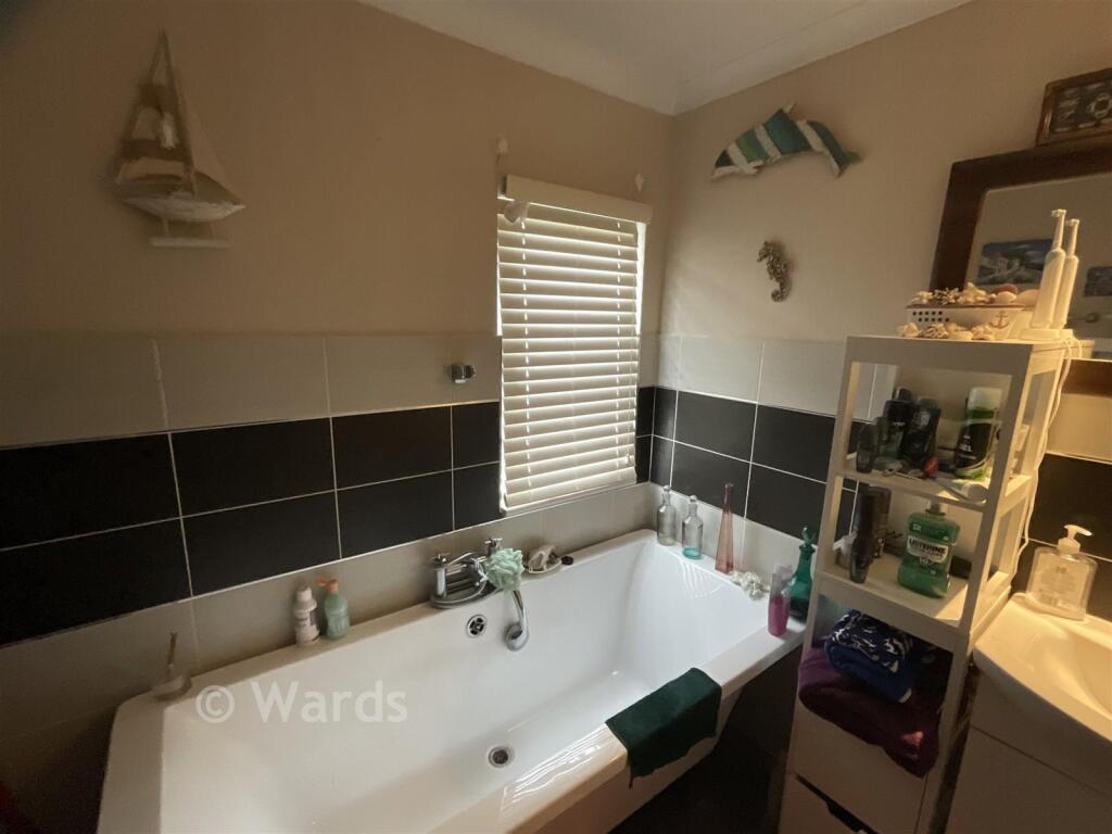 House in Tonbridge and Malling, Wrotham - More