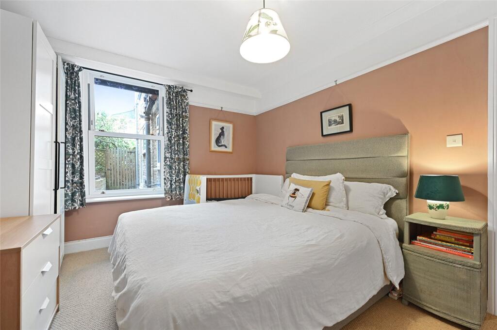 Apartment in London - More