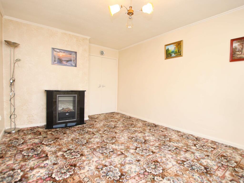 House in Cardiff, Tonyrefail - View 2