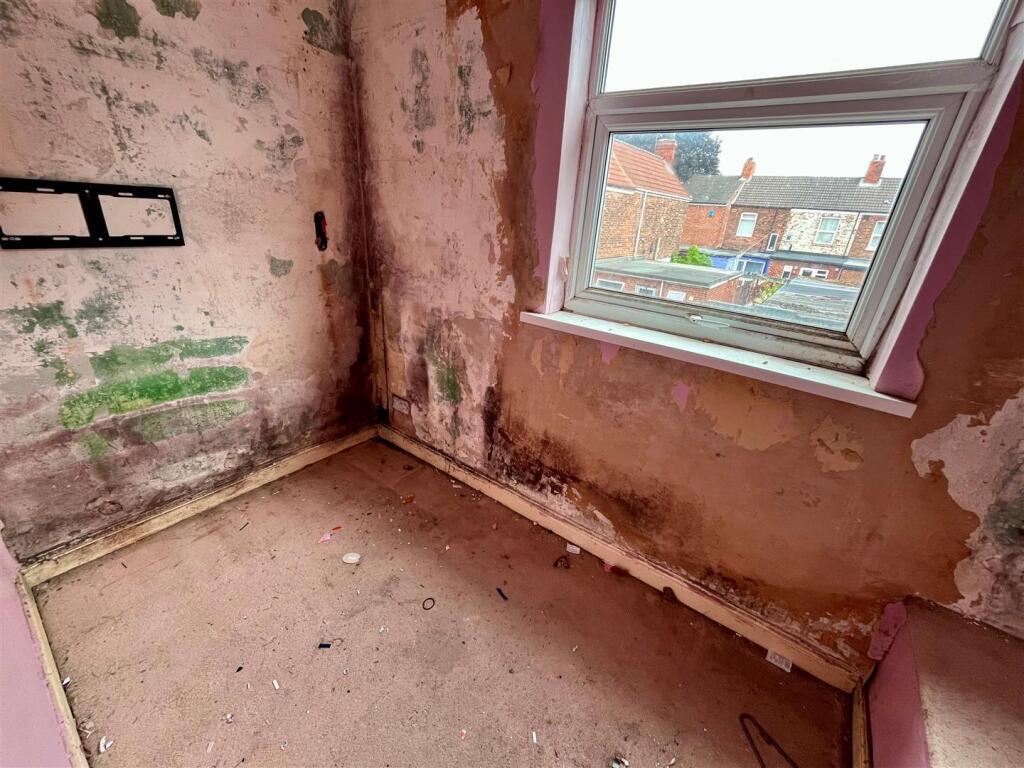 House in Hull, Garden Village - More