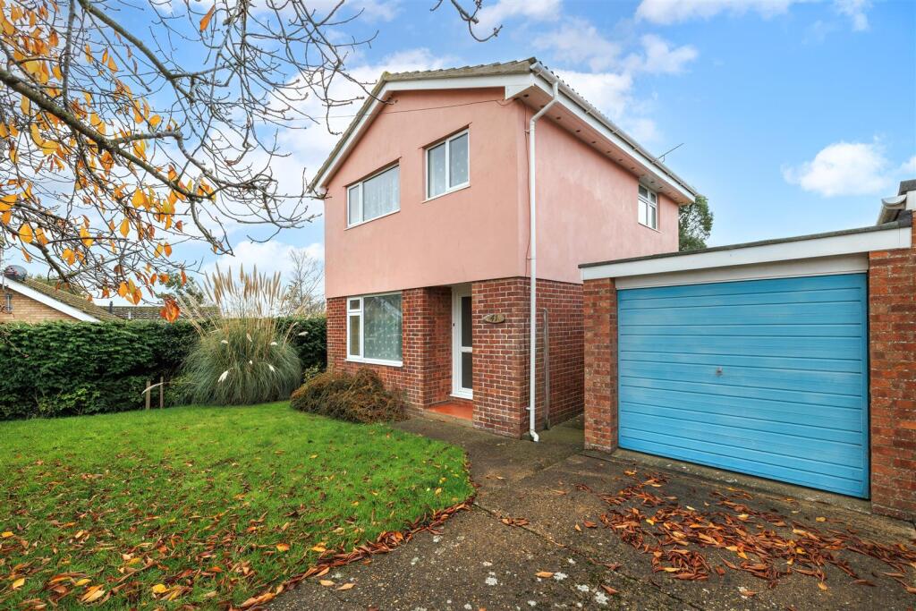 3-bed house on Barons Close, Halesworth, £230,000