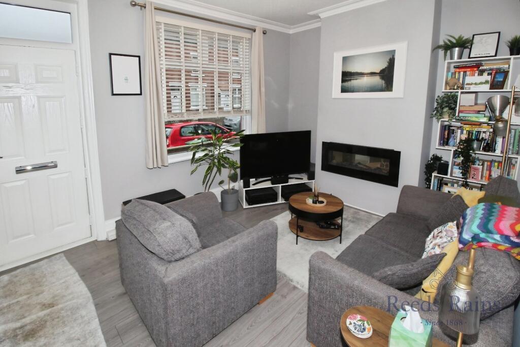 House in Leeds, Howlett Cross - View 2