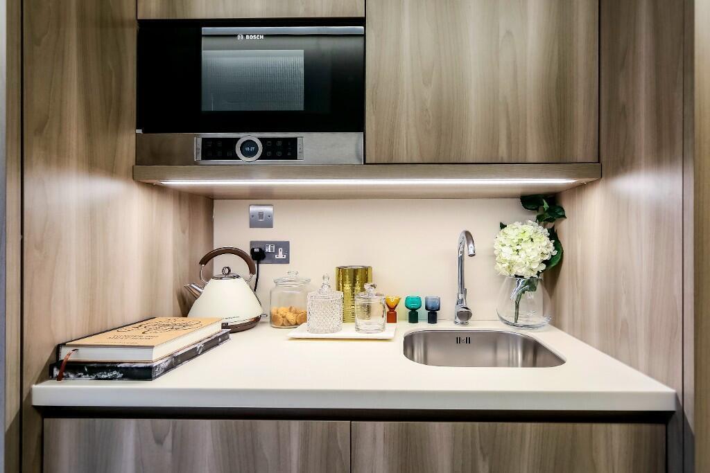 Apartment in London, Belsize Park - View 5