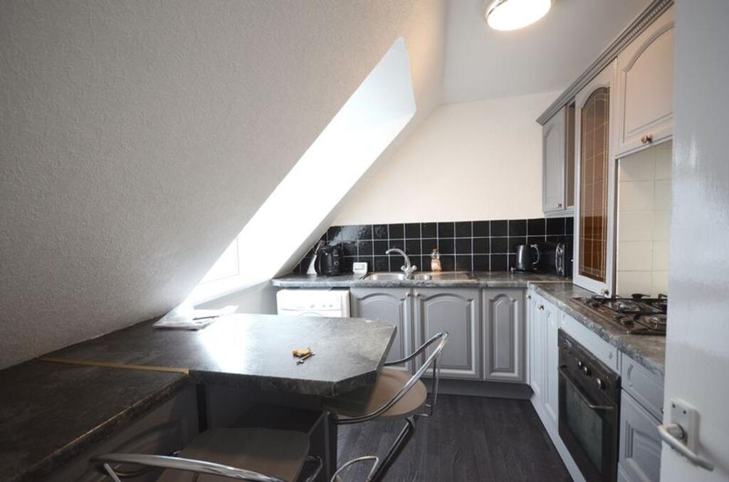 Apartment in Bournemouth, Springbourne - View 5