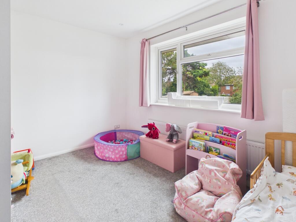 House in Twickenham - More