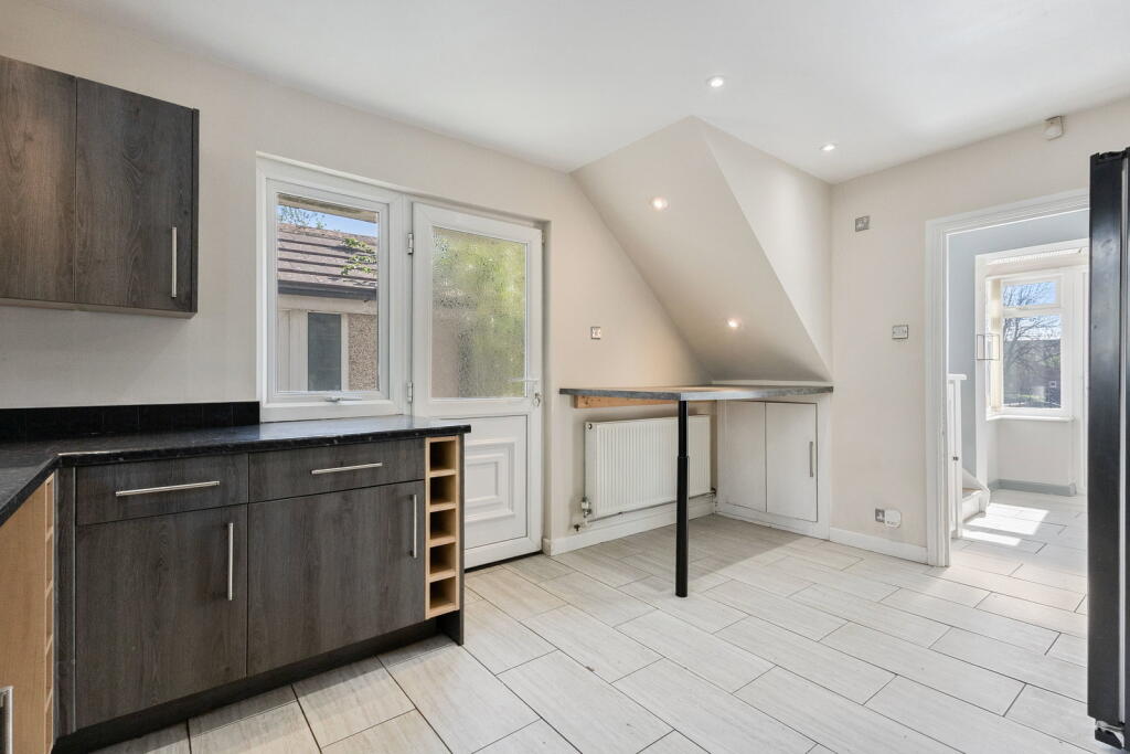 House in Leeds, Mill Green, Seacroft - View 5
