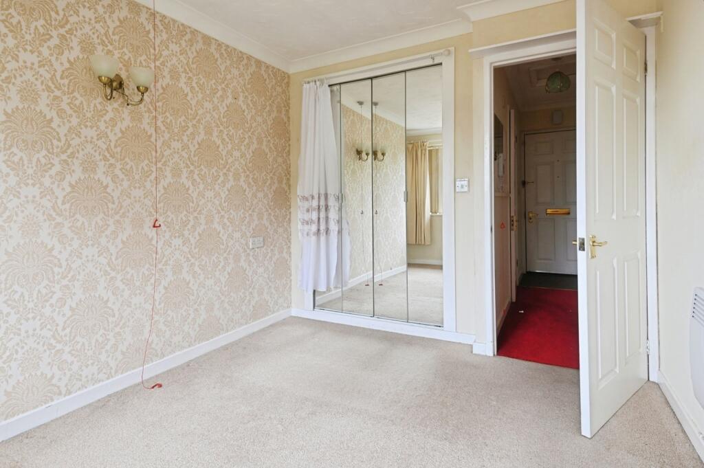 Apartment in Sutton Coldfield, Maney - More