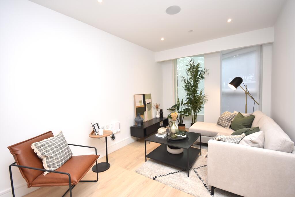 Apartment in Aylesbury, Walton - View 5