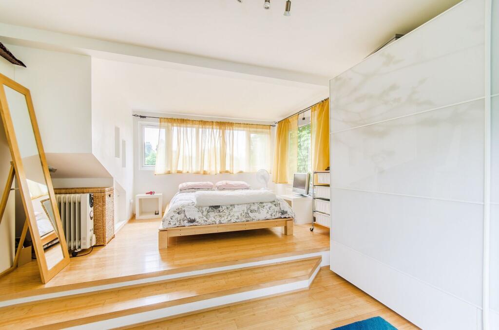 House in Harrow - View 4