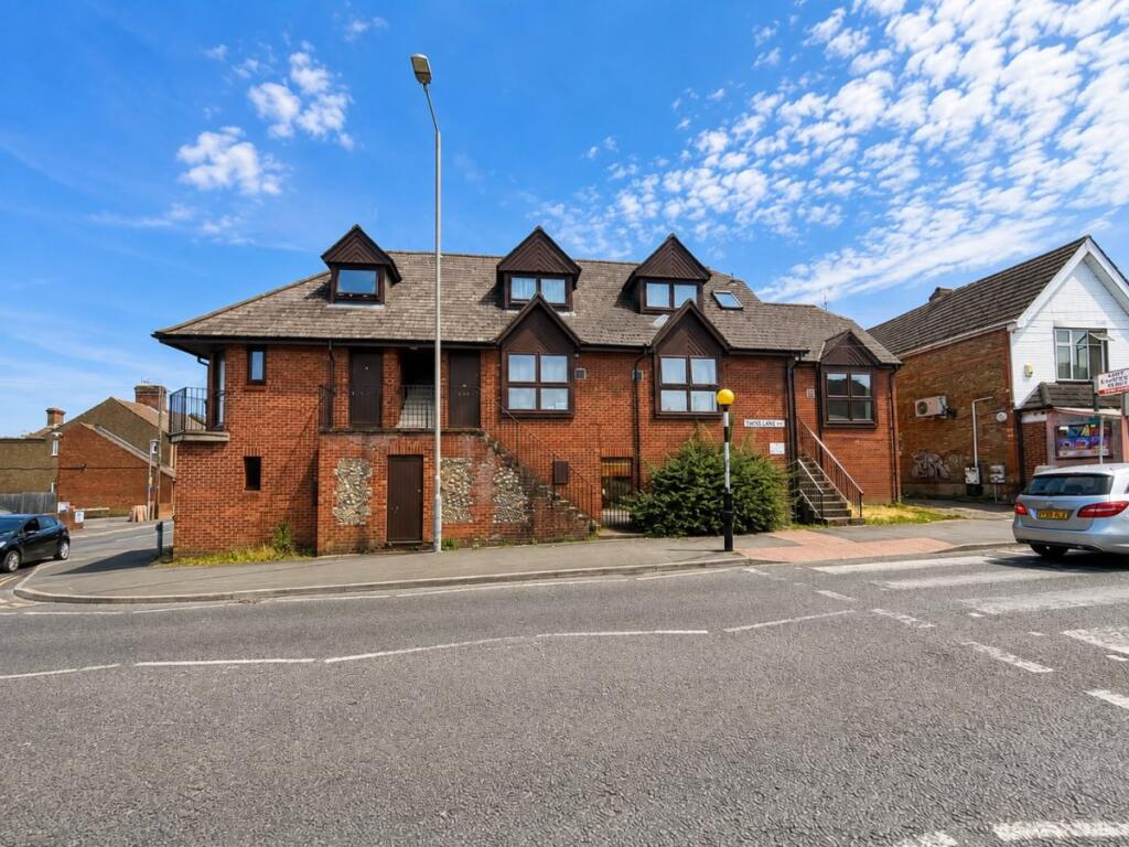 Main image of property: Desborough Avenue, Hp11
