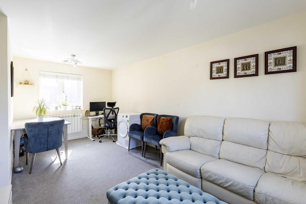 The Hedgerows, Bradley Stoke, Bristol photo 3