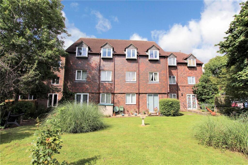 Main image of property: Oakdene Gardens, SO50