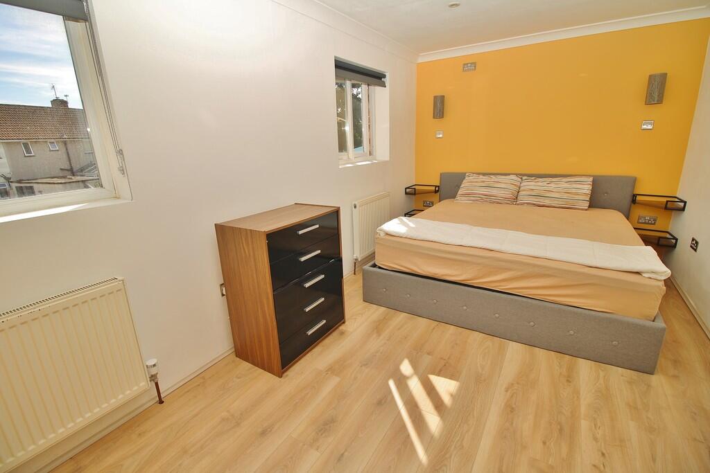 House in Havant, Hampshire - View 5