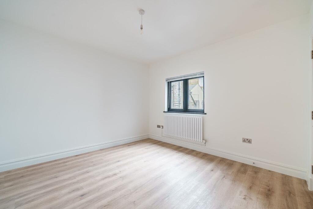 Apartment in Brighton, Round Hill - View 6