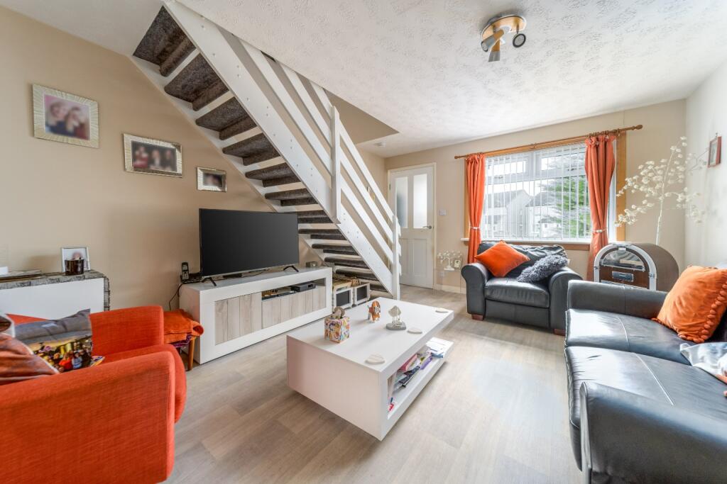 Strathbeg Drive, Dalgety Bay, KY11 photo 3