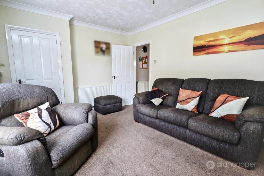 House in Nuneaton and Bedworth, Warwickshire - View 5