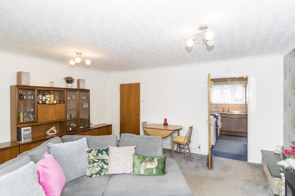 House in Harborough, Fleckney - More