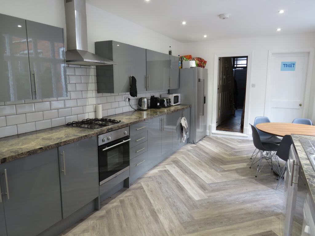 House in Leicester - View 2