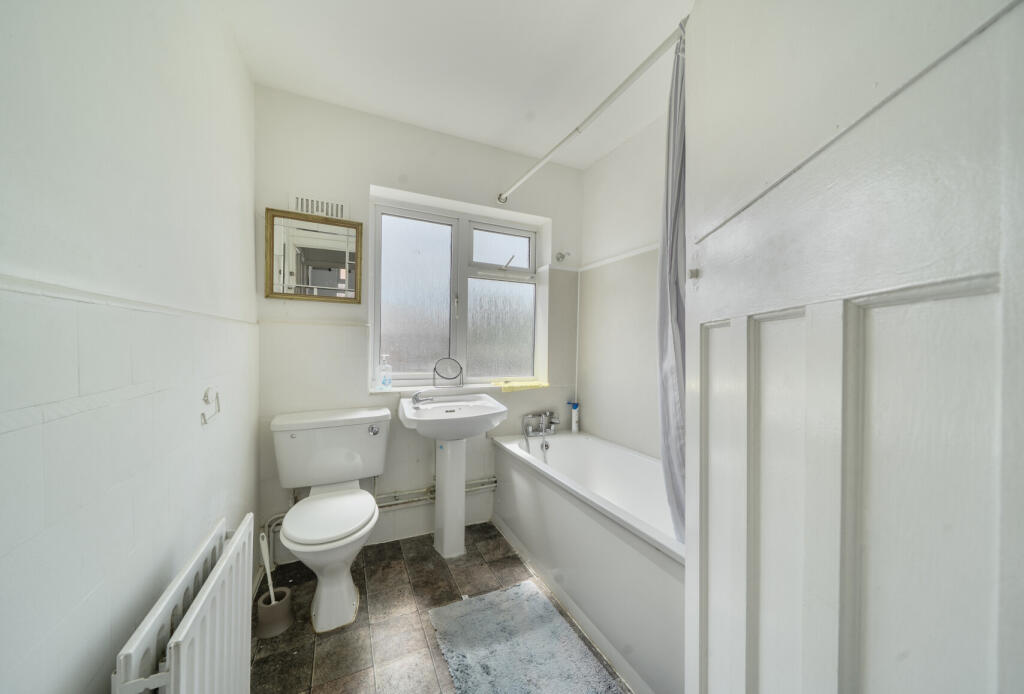 Wakemans Hill Avenue, KINGSBURY, NW9 - View 4