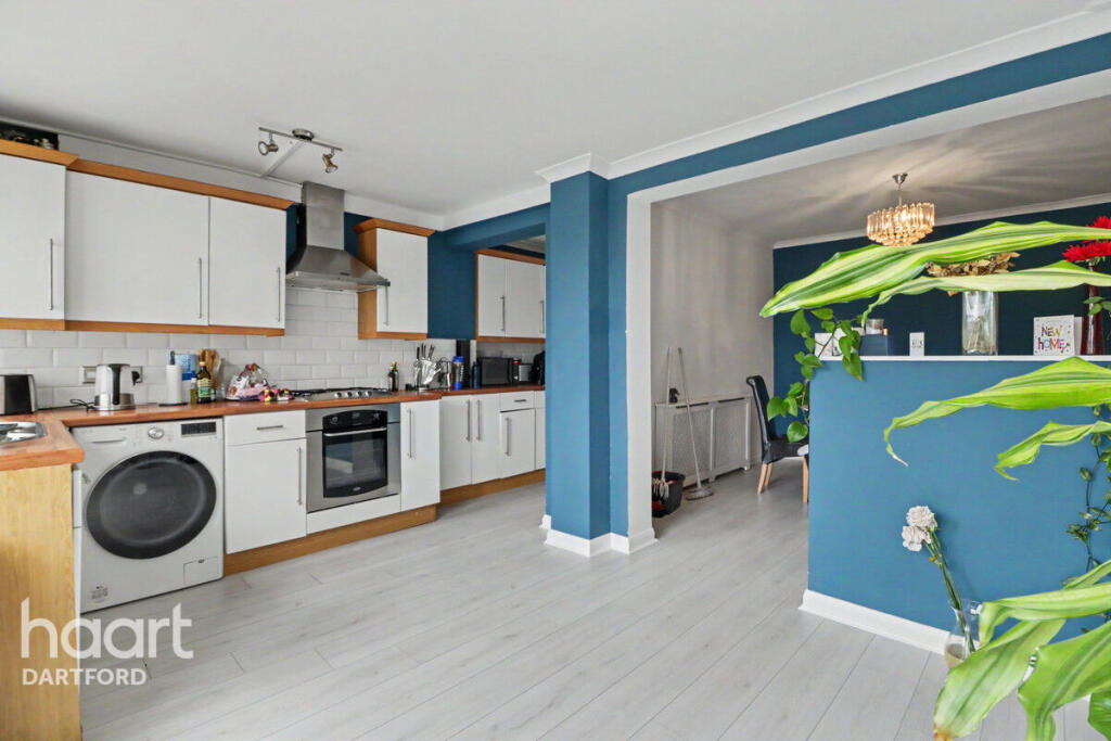 3-bed terraced on Main Road, Dartford, £375,000