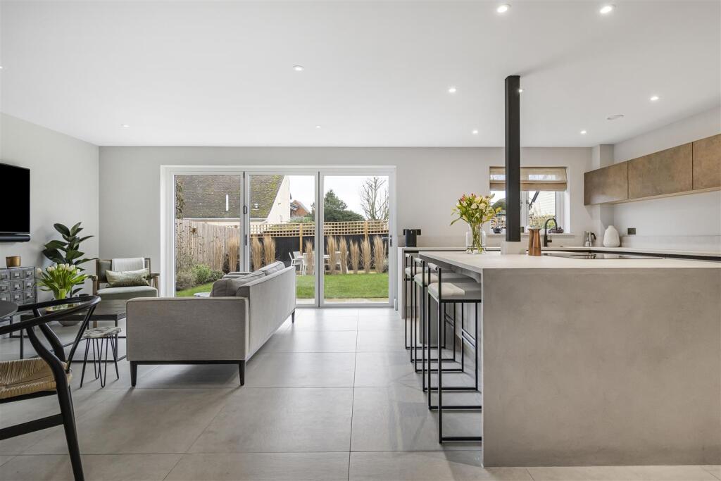 House in Uttlesford, Newport - View 2