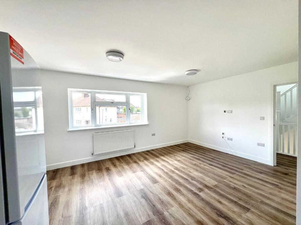 Apartment in Watford - More