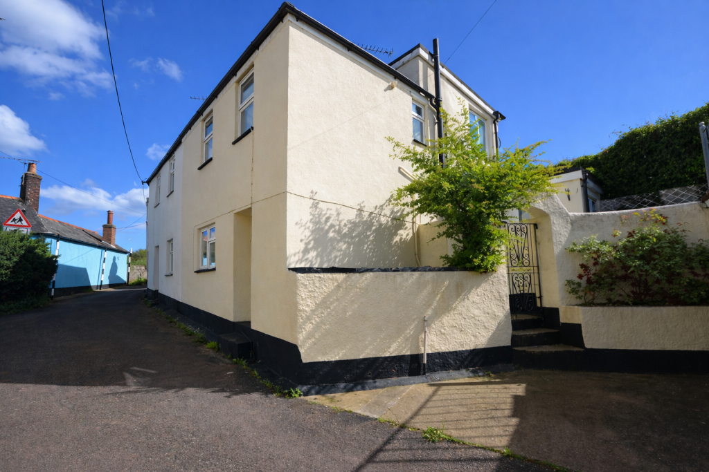 Main image of property: 8 Cockwood, Exeter
