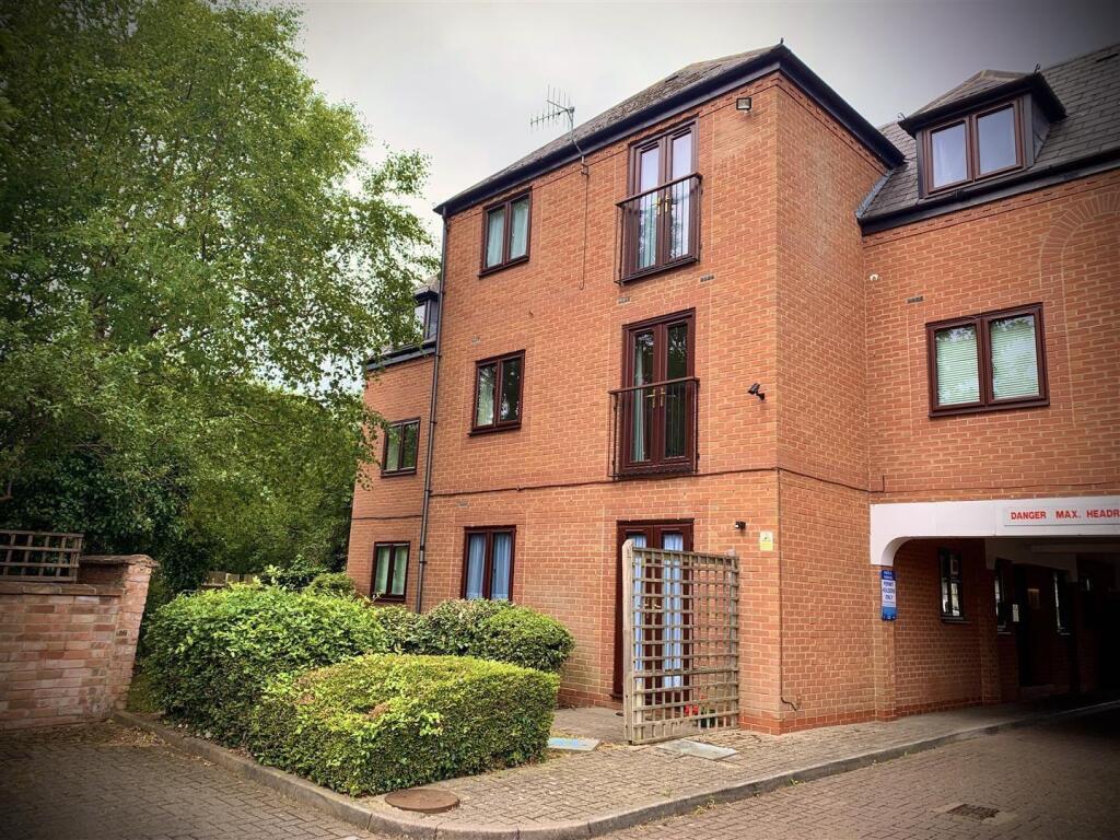 Main image of property: Grove Road, Stratford-Upon-Avon