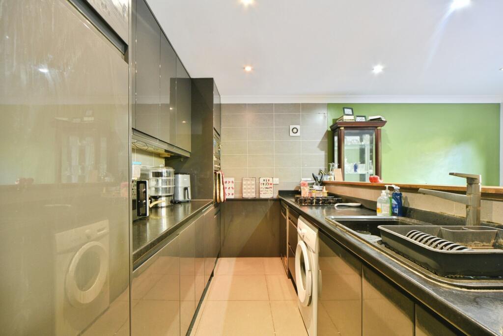House in London - View 5