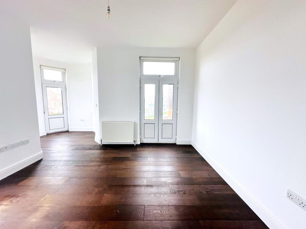 Apartment in Tonbridge - View 3