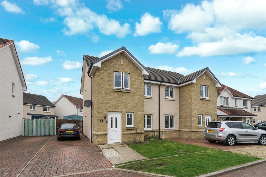 Main image of property: Lapwing Place, Alloa, Clackmannanshire, FK10