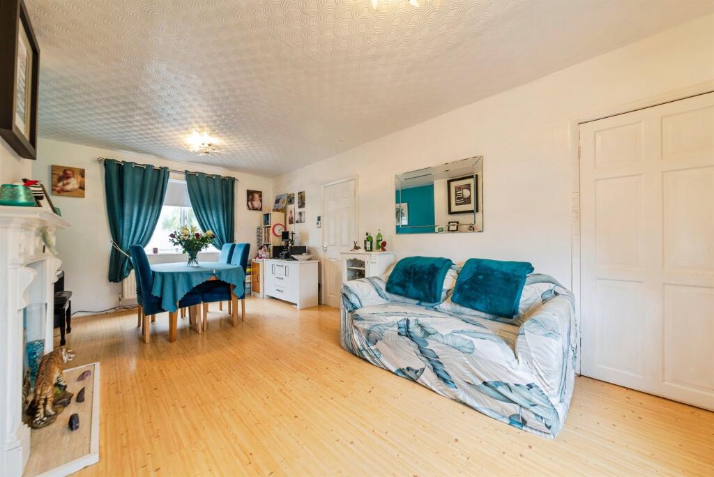 Chatsworth Road, Newark - View 5