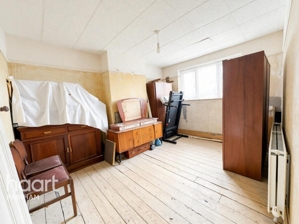Ingrebourne Road, Rainham photo 5